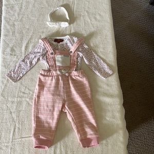 Floral Pink 6-9 month old overall set